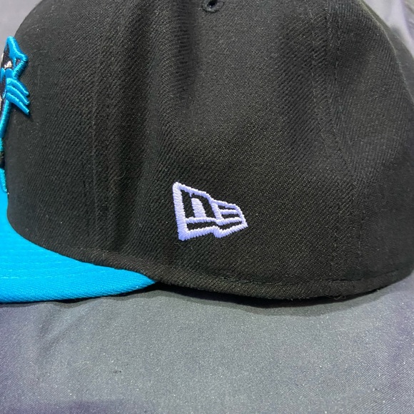 New Era Carolina Panthers size 7 3/4 fitted hat - Picture 2 of 4